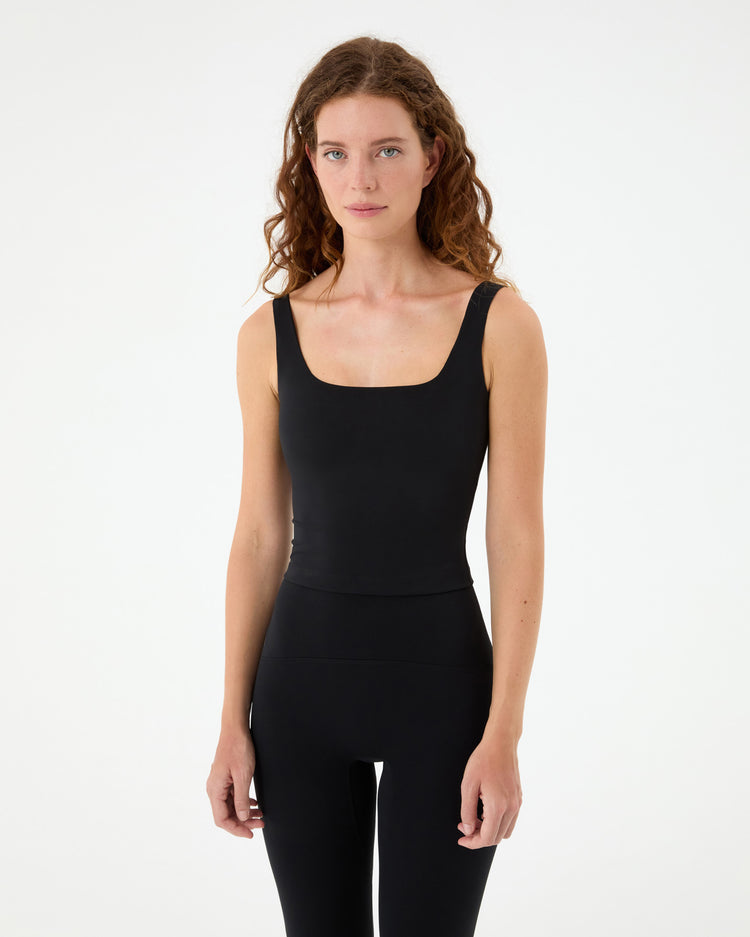 Siyah Low Back Motion Half Crop