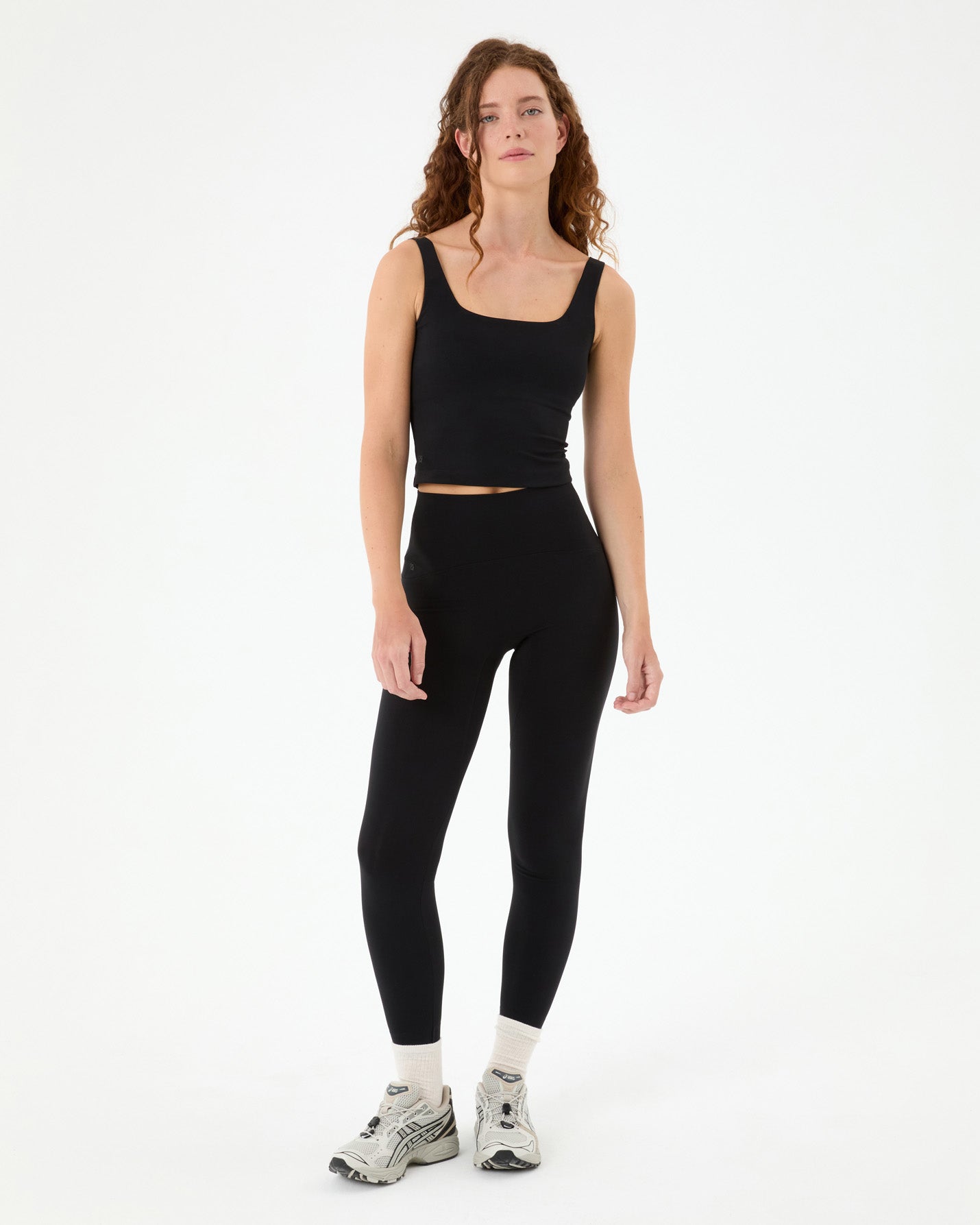 Siyah Low Back Motion Half Crop