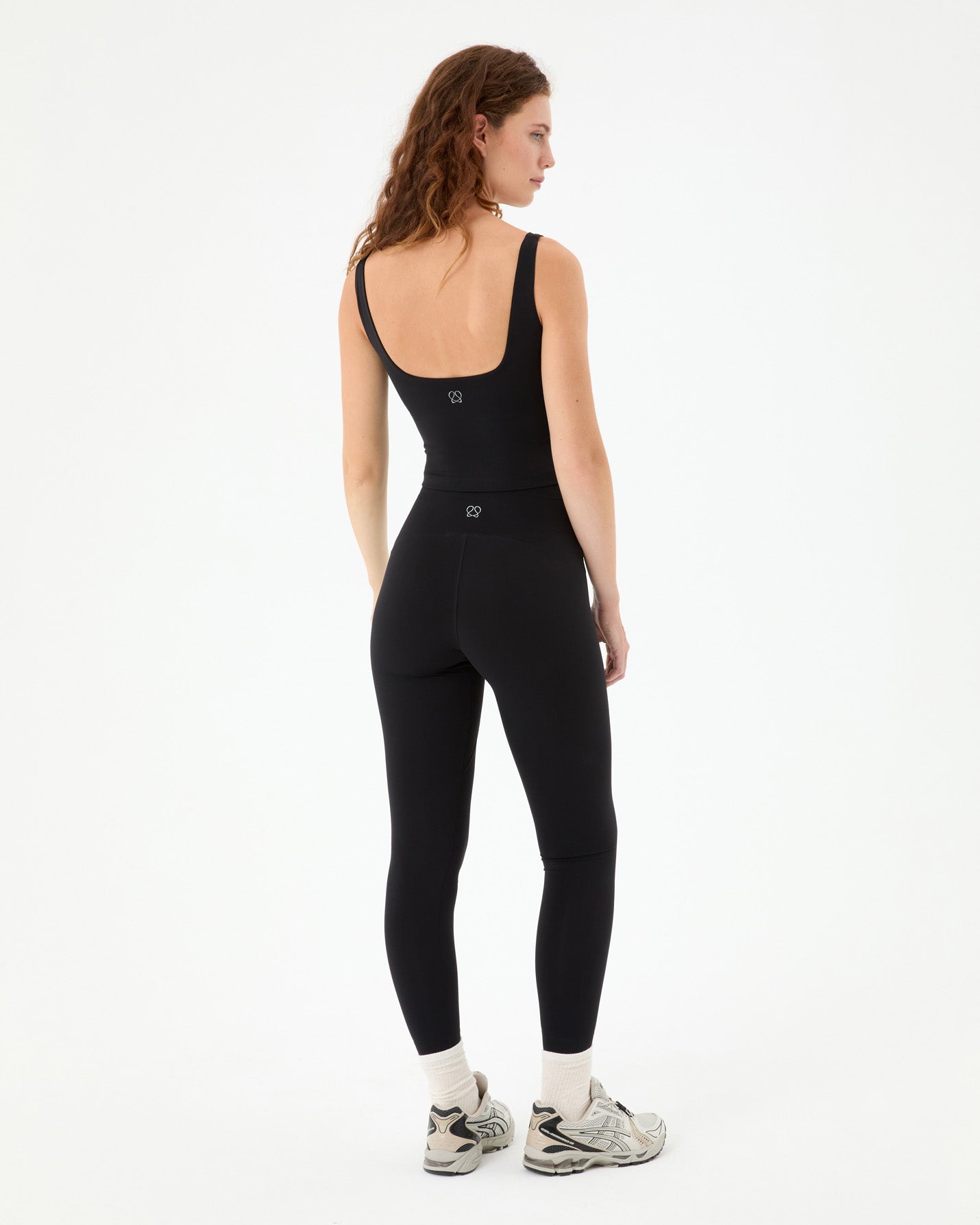 Siyah Low Back Motion Half Crop