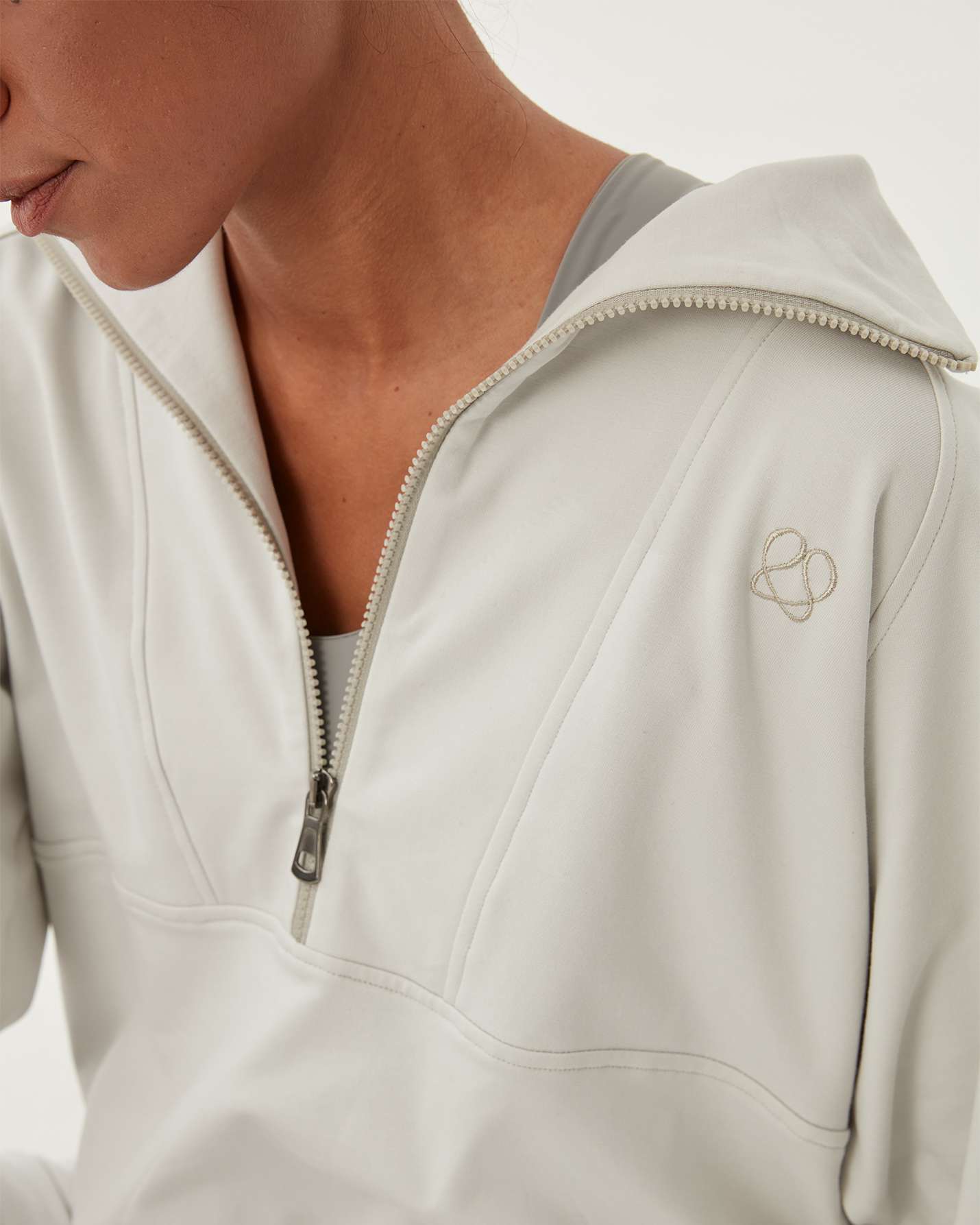 Dik Yaka Sweatshirt