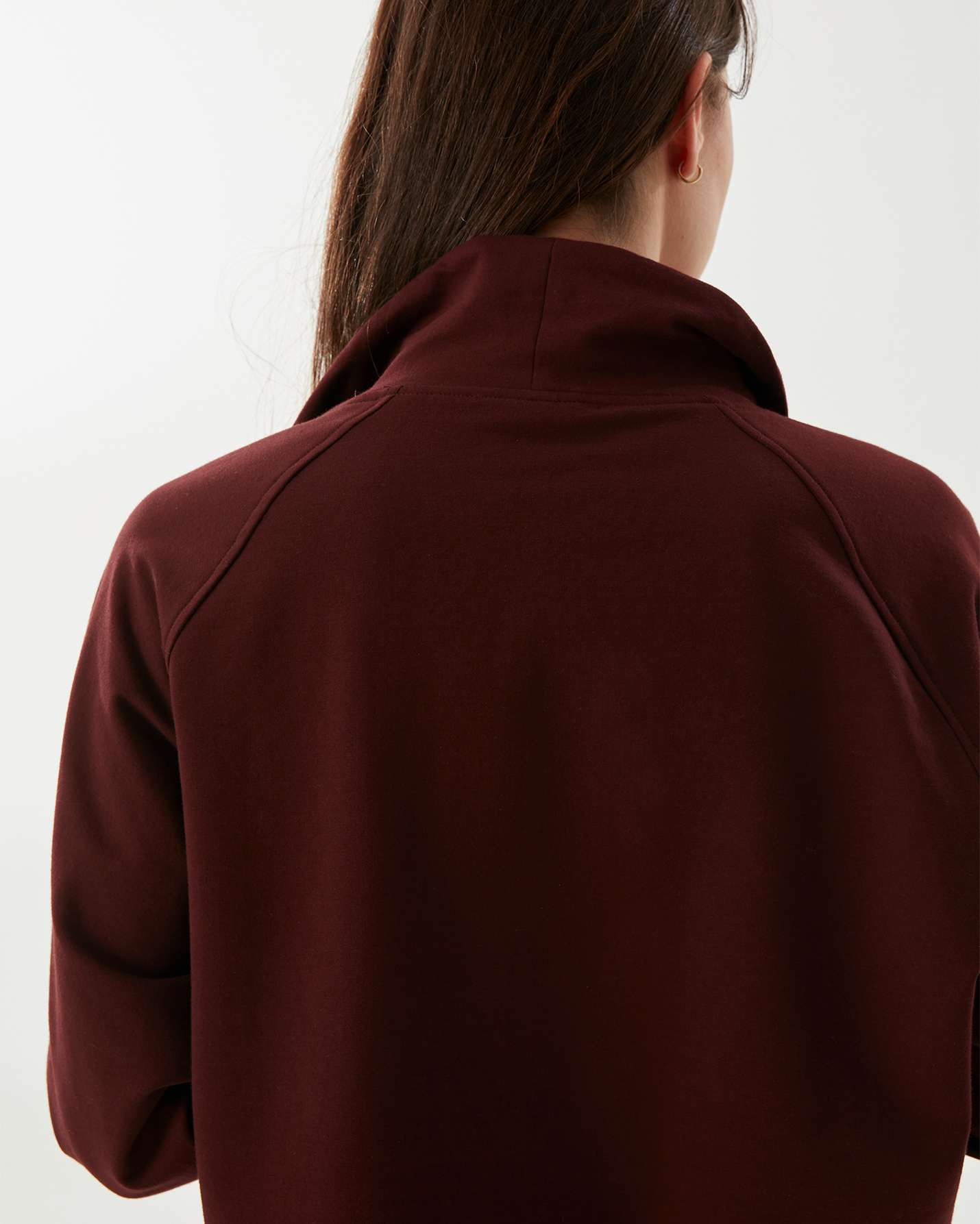 Dik Yaka Sweatshirt