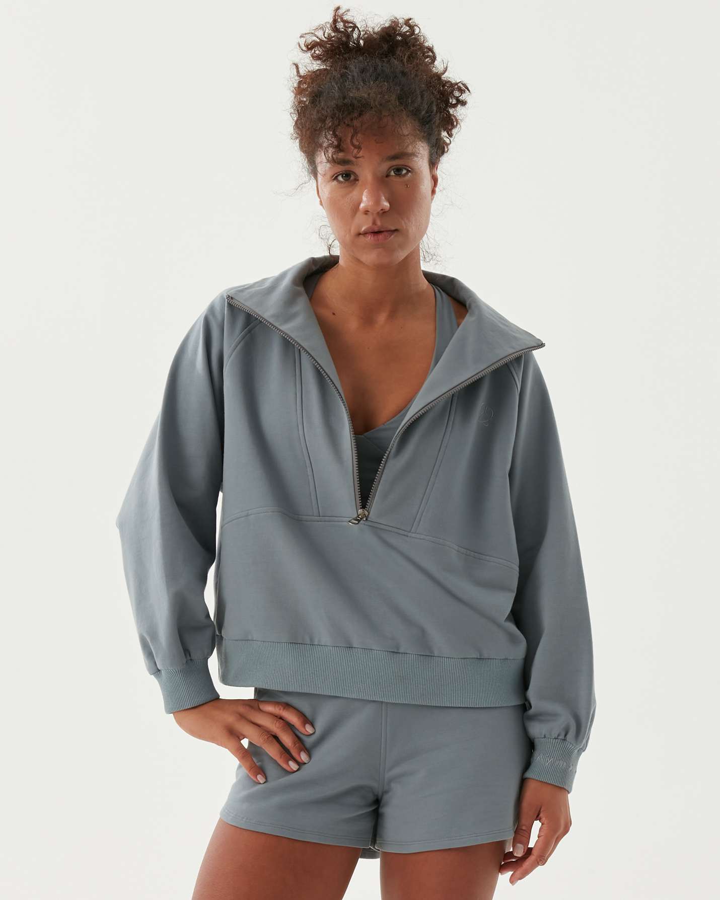 Dik Yaka Sweatshirt