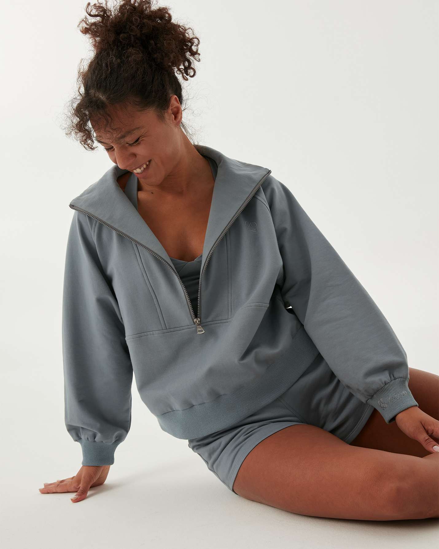 Dik Yaka Sweatshirt