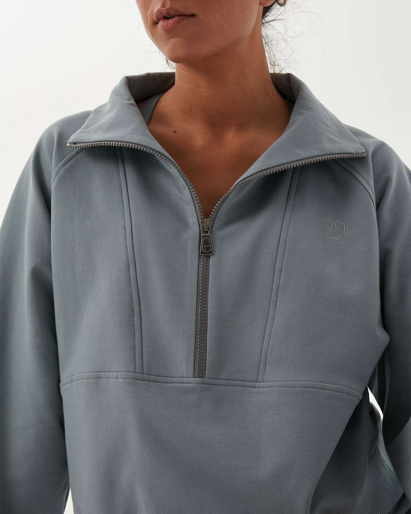 Dik Yaka Sweatshirt