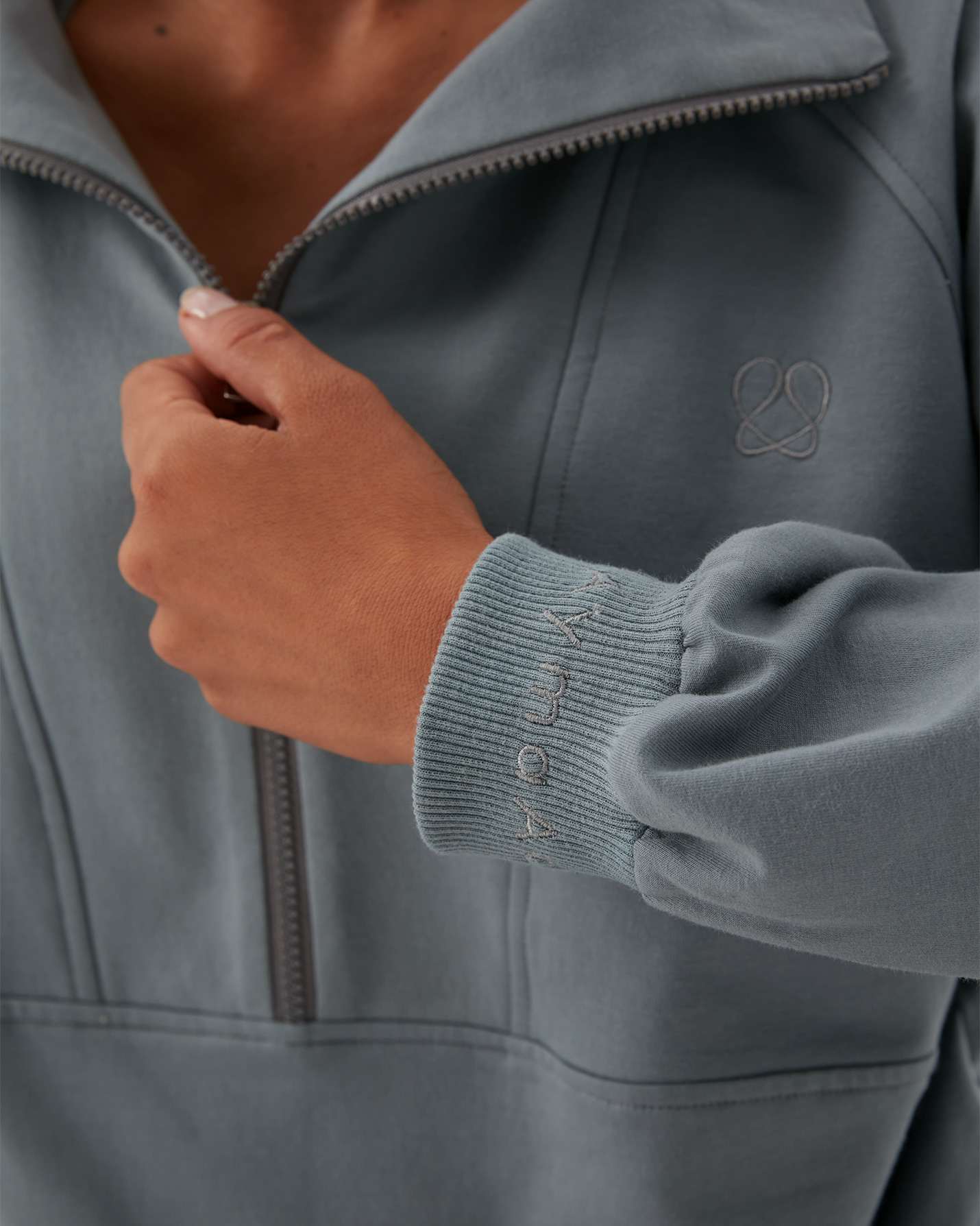 Dik Yaka Sweatshirt