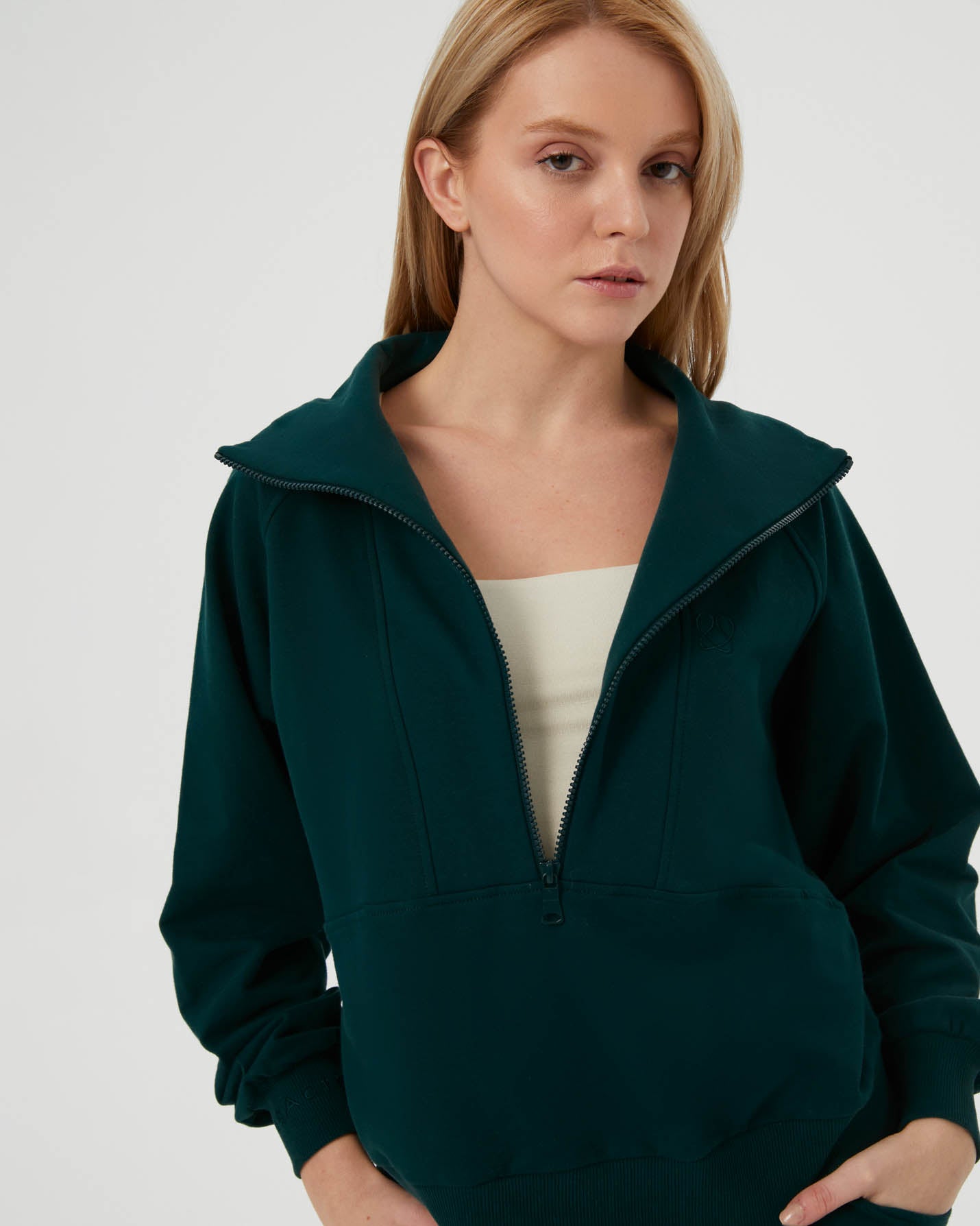 Dik Yaka Sweatshirt