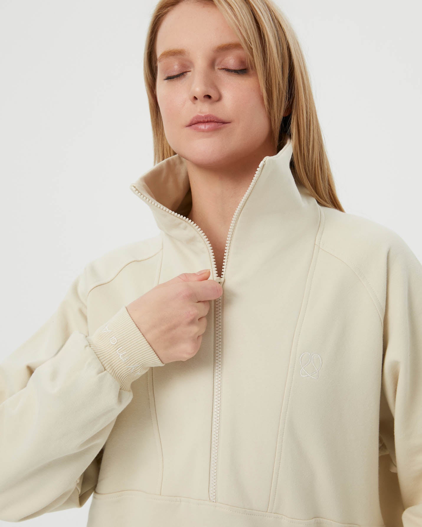 Dik Yaka Sweatshirt