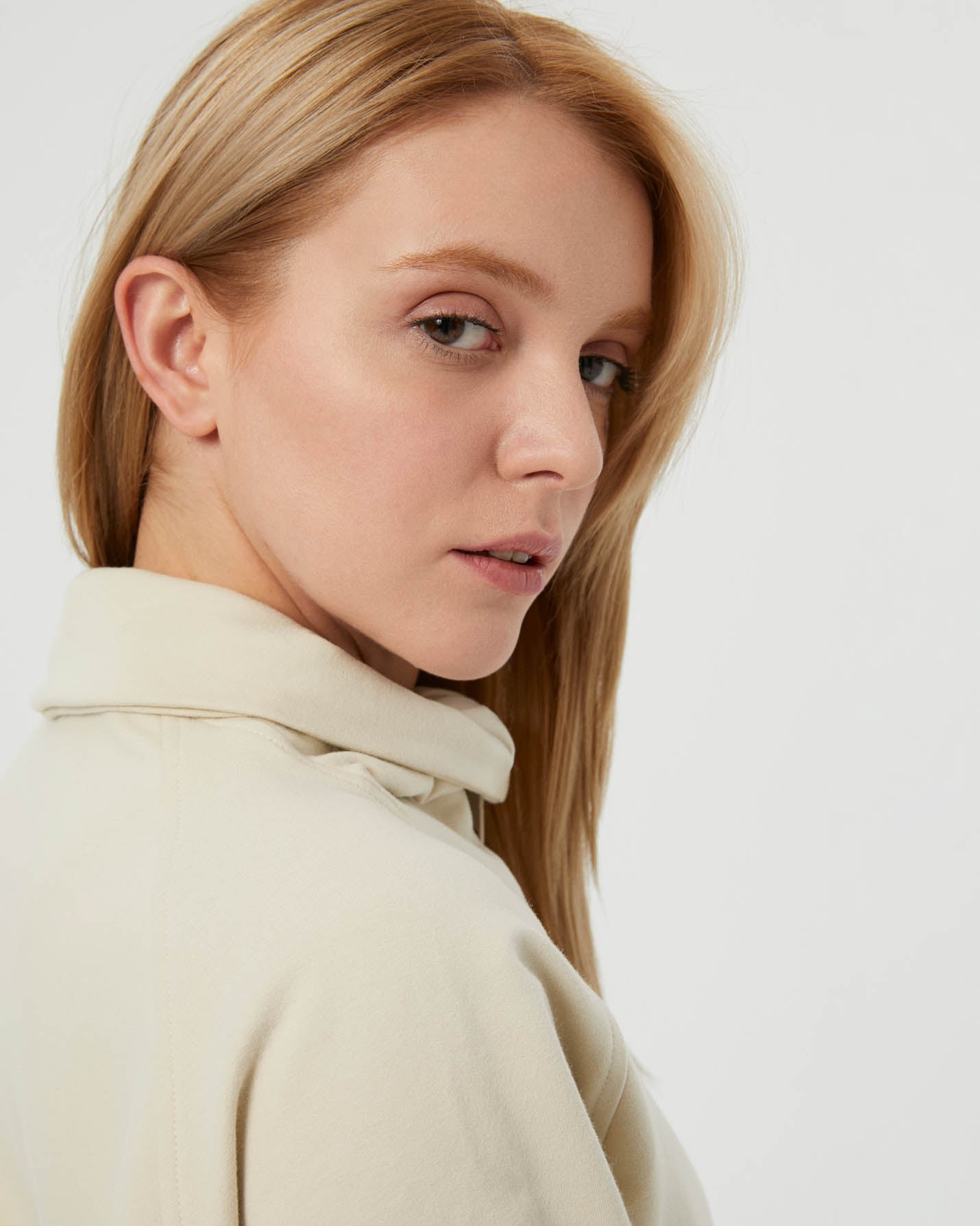 Dik Yaka Sweatshirt