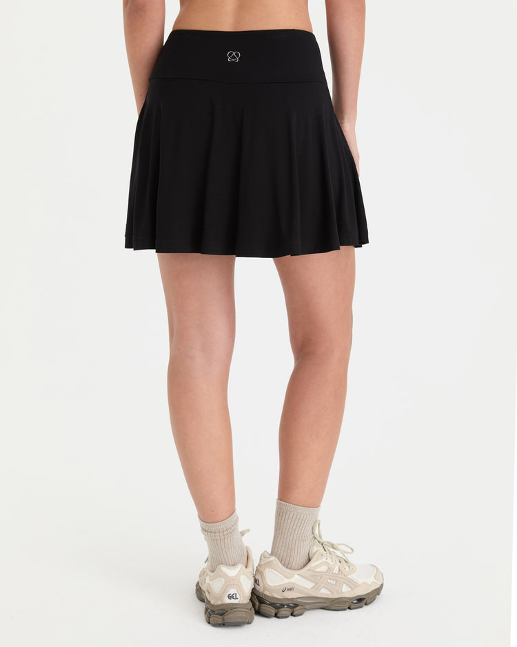 Siyah Volanlı Şort Etek