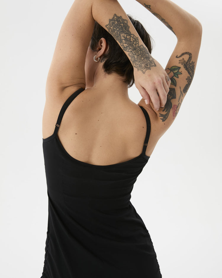 Siyah Büzgülü Tulumlu Elbise