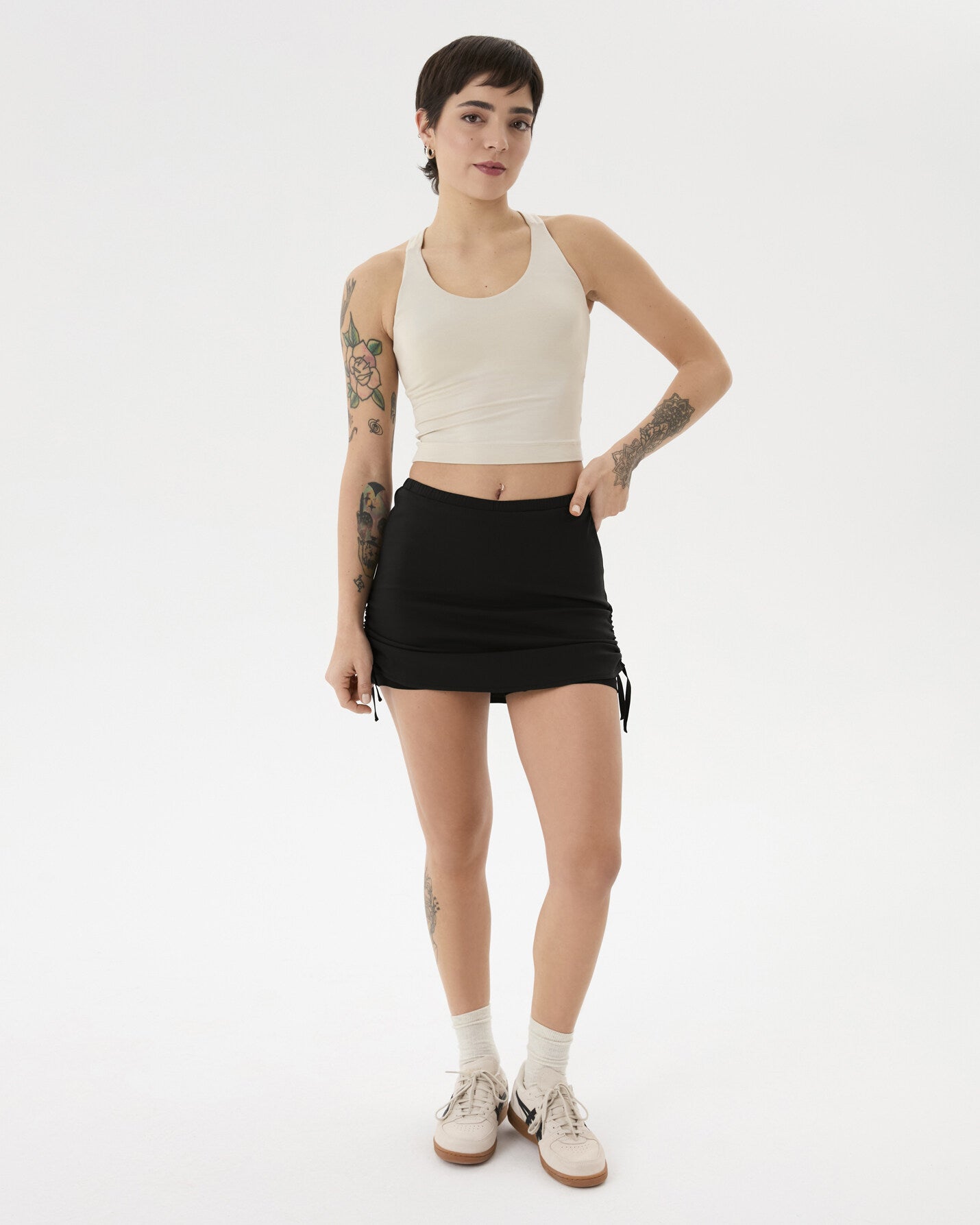 Siyah Şortlu Büzgülü Etek