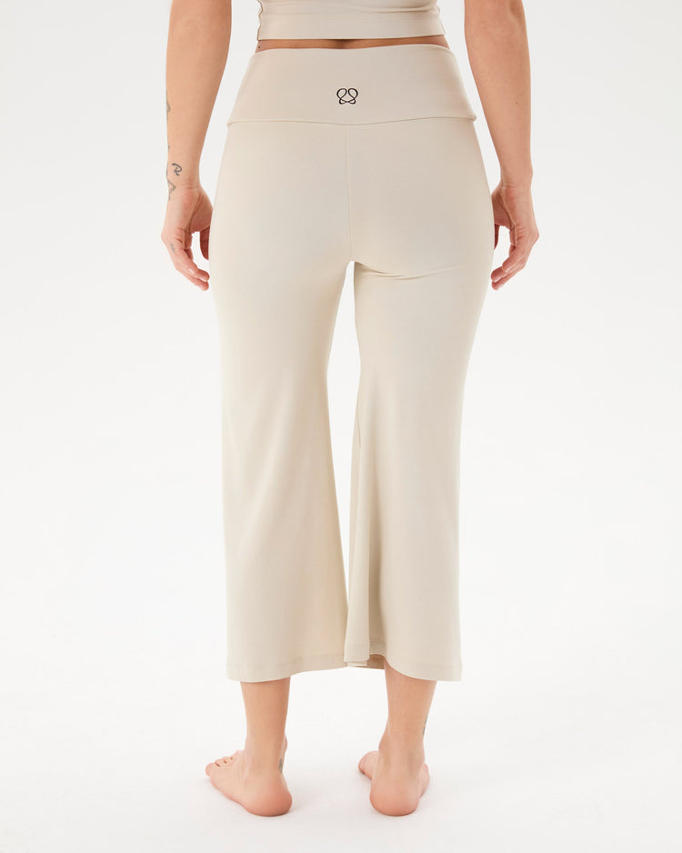 Krema Kapri Flow Şortlu Pantolon