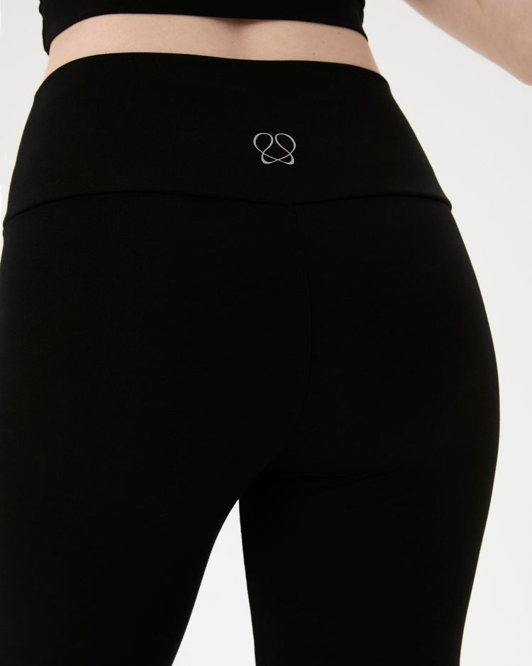 Siyah Kapri Flow Şortlu Pantolon