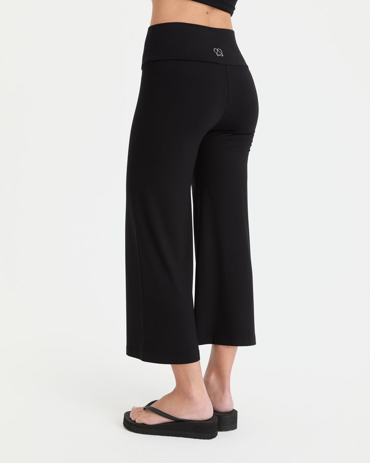 Siyah Kapri Flow Şortlu Pantolon