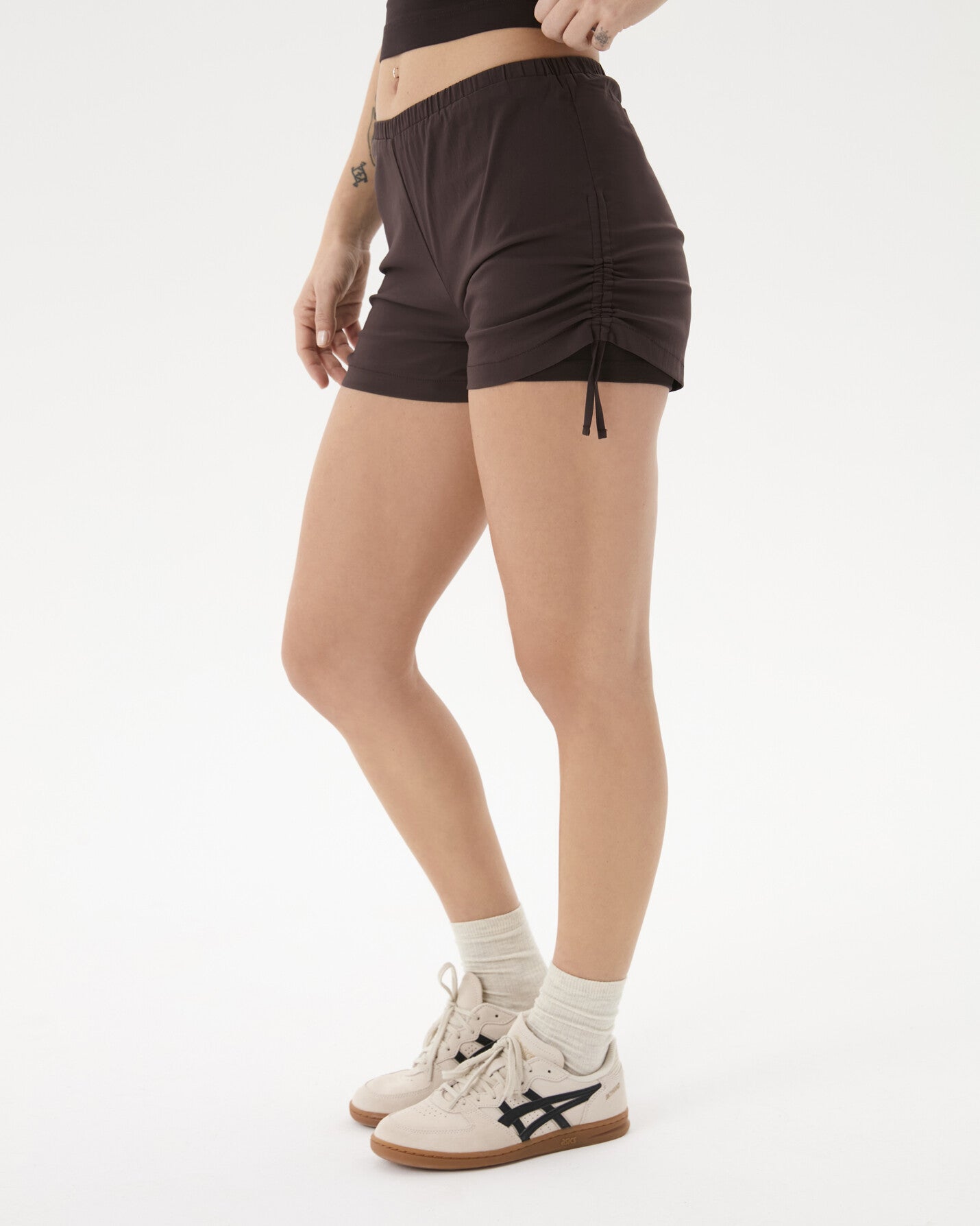 Kahverengi Çift Katlı Büzgülü Şort