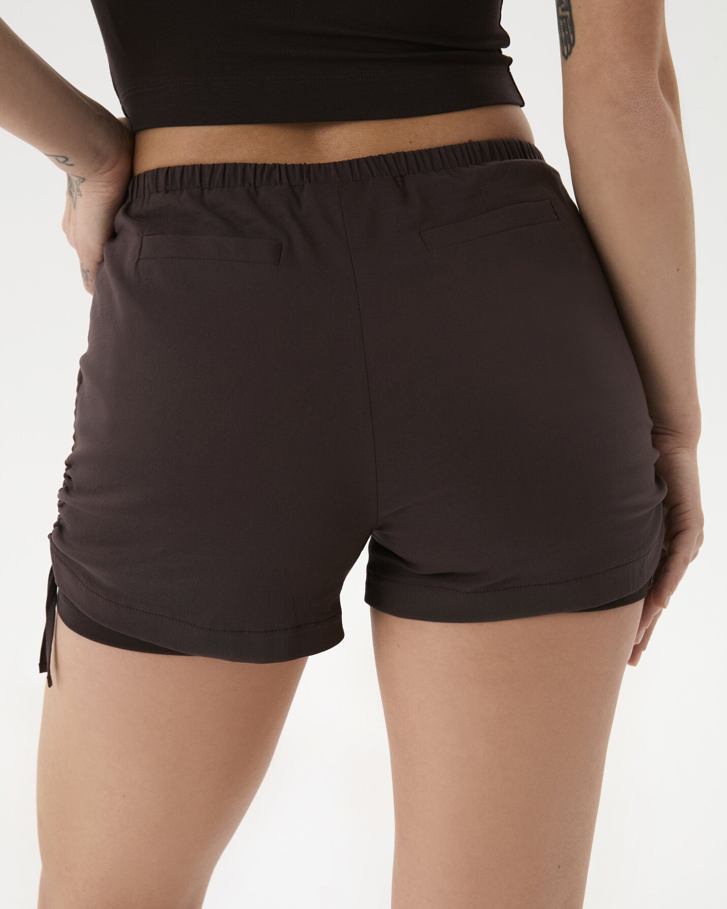 Kahverengi Çift Katlı Büzgülü Şort