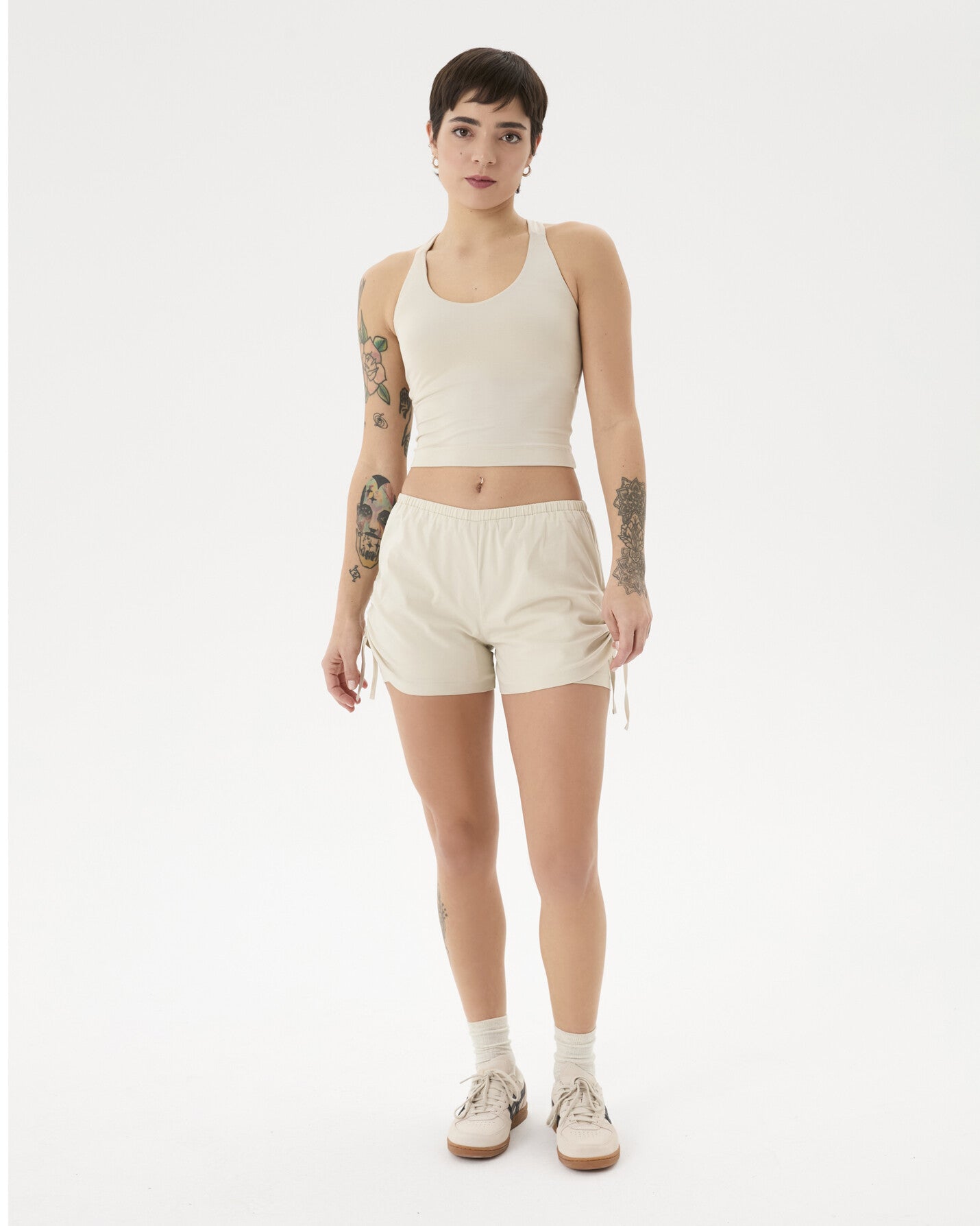 Krema Çift Katlı Büzgülü Şort