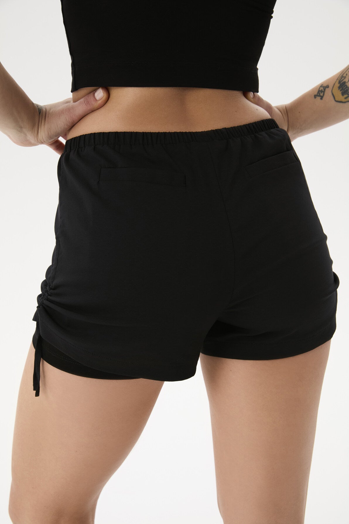 Siyah Çift Katlı Büzgülü Şort