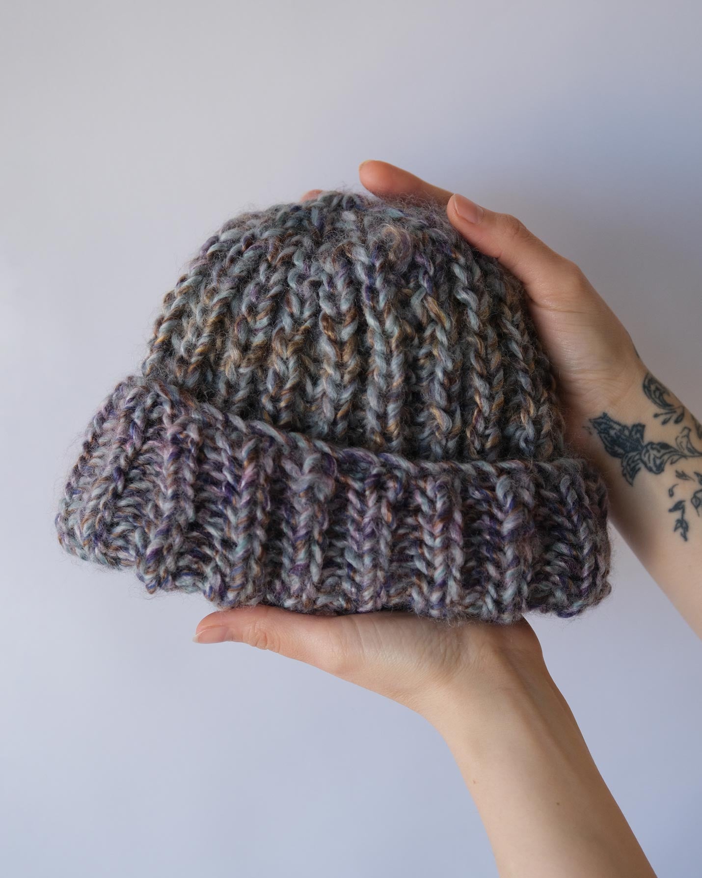 Menekşe El Örgüsü Bere