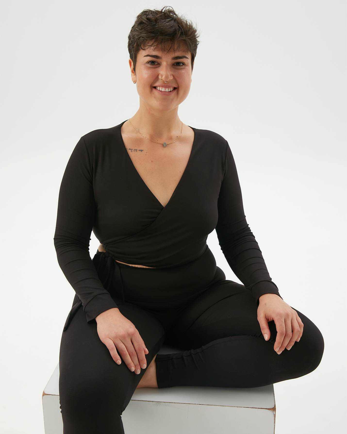 Siyah Anvelop Wrap Crop