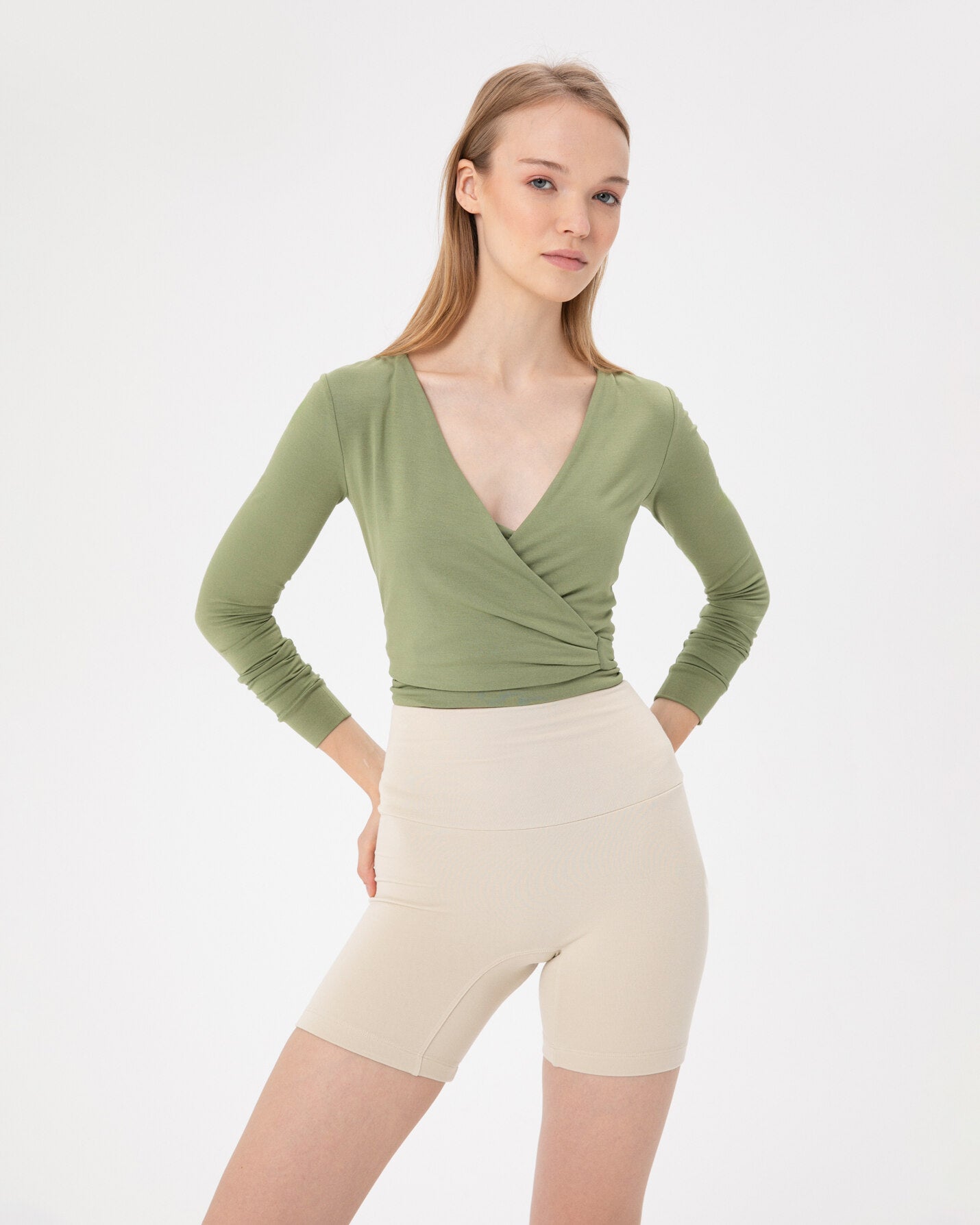 Matcha Anvelop Wrap Crop