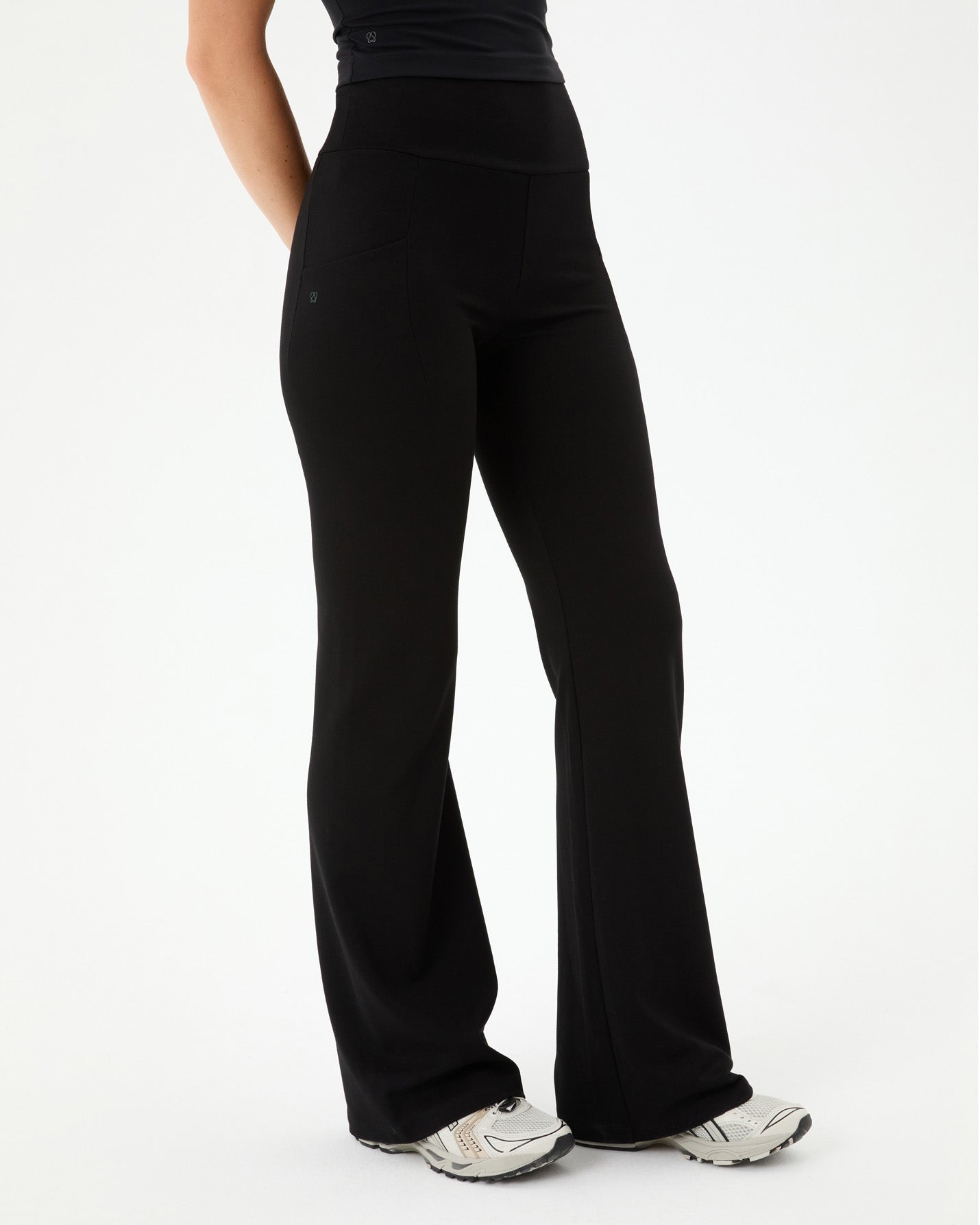 Siyah Cepli Flare Pantolon