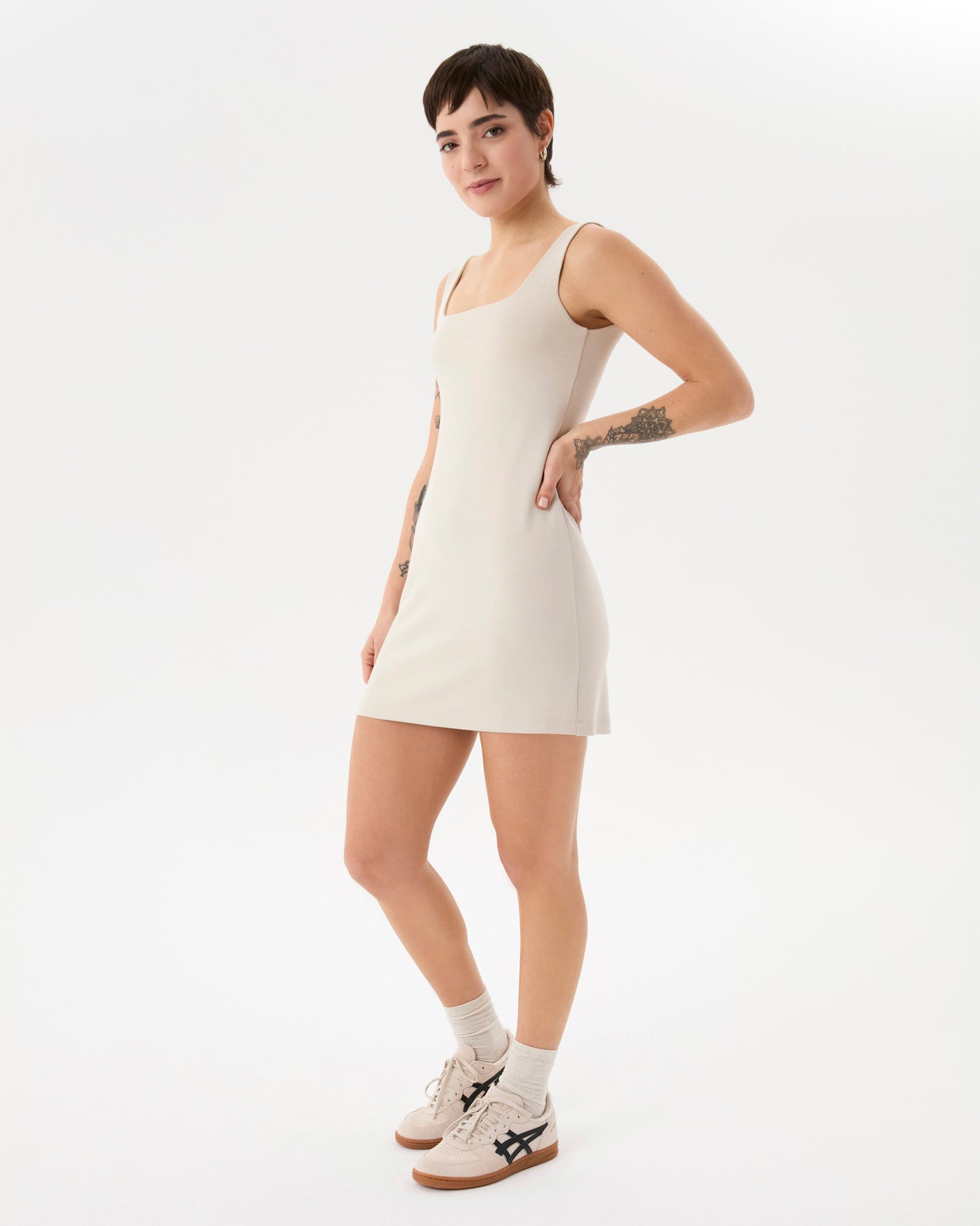 Krema Low Back Elbise