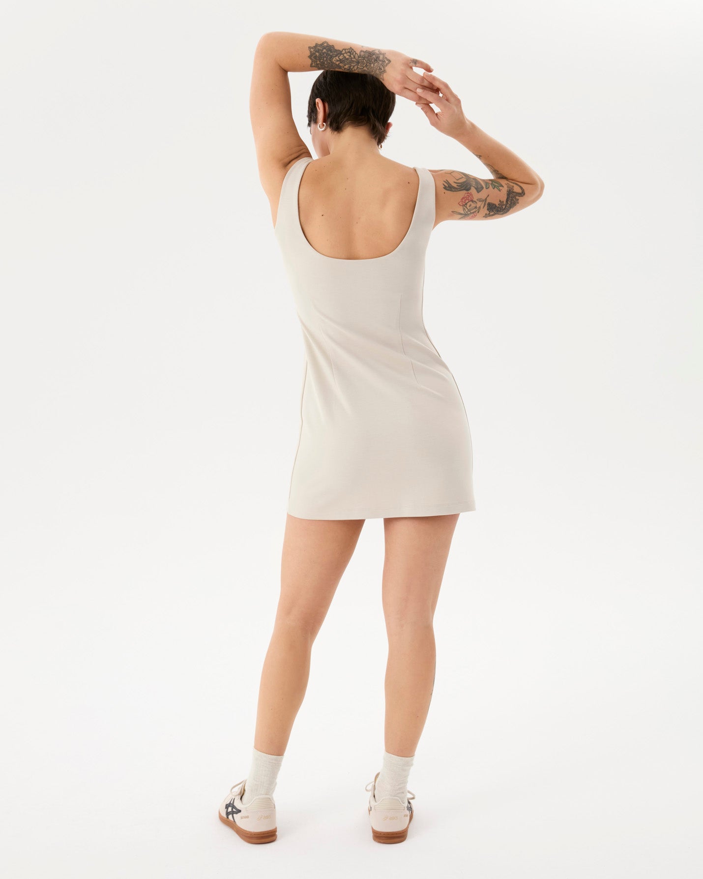 Krema Low Back Elbise