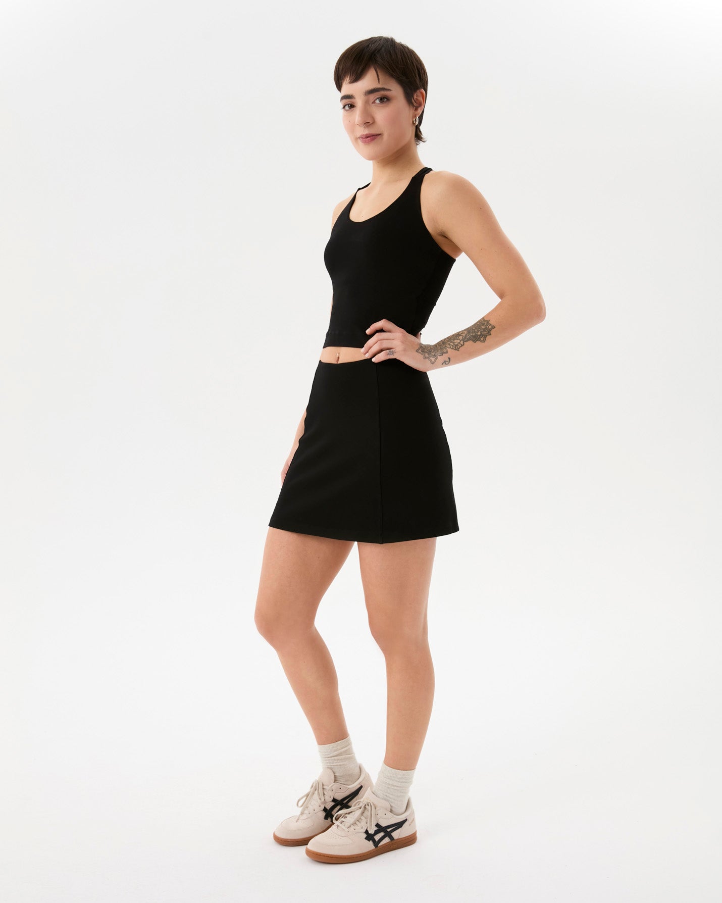 Siyah Şortlu Çan Etek