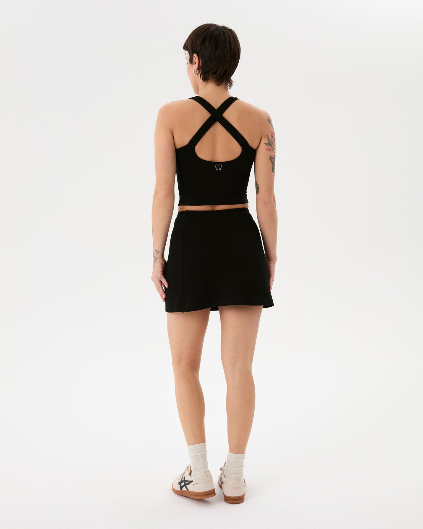 Siyah Şortlu Çan Etek