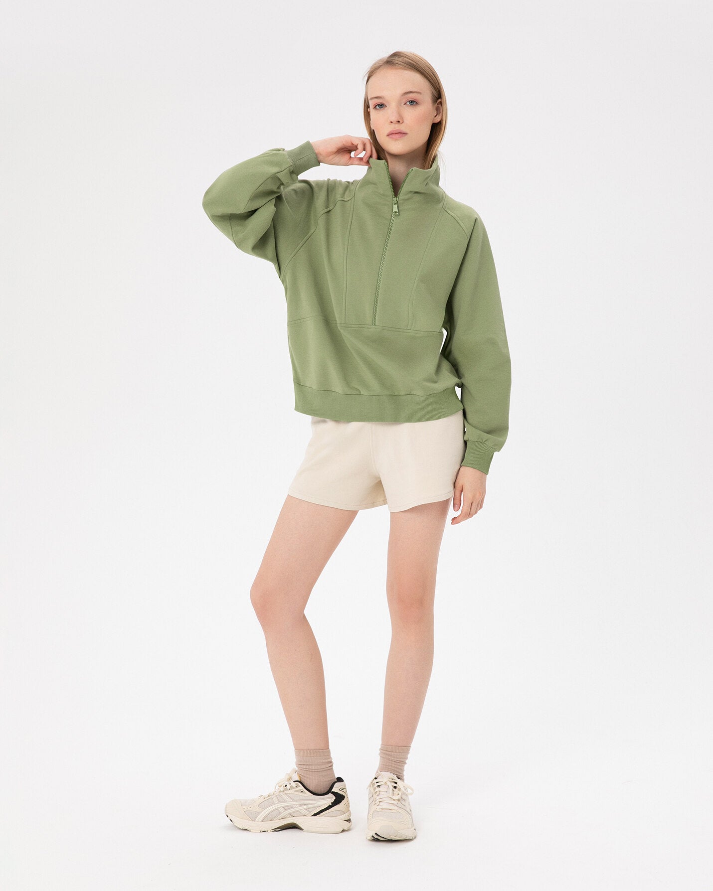 Dik Yaka Sweatshirt