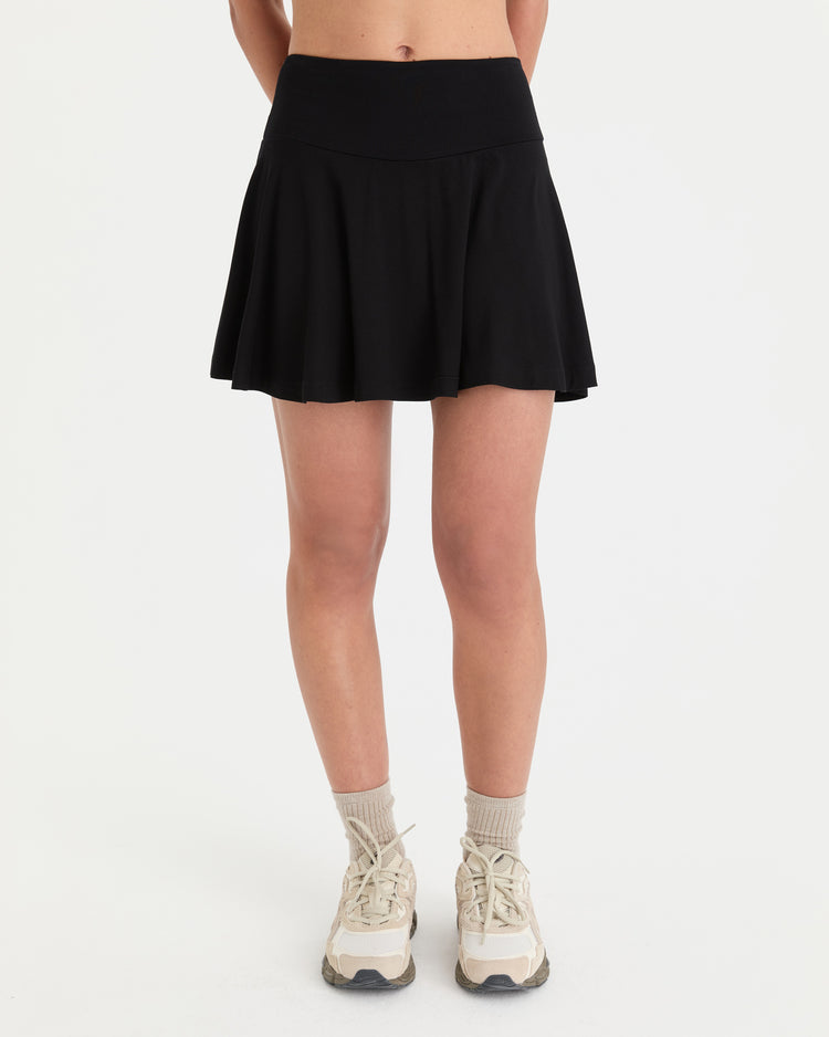 Siyah Volanlı Şort Etek