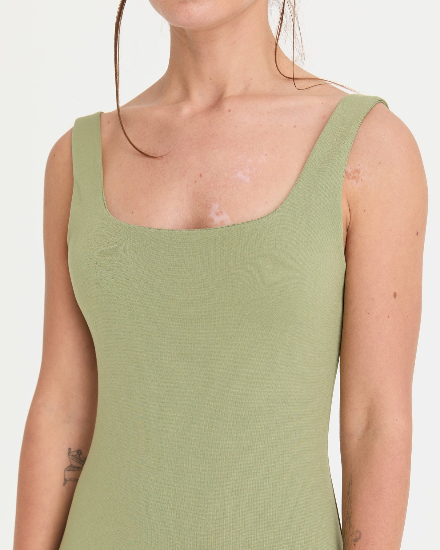 Matcha Low Back Elbise