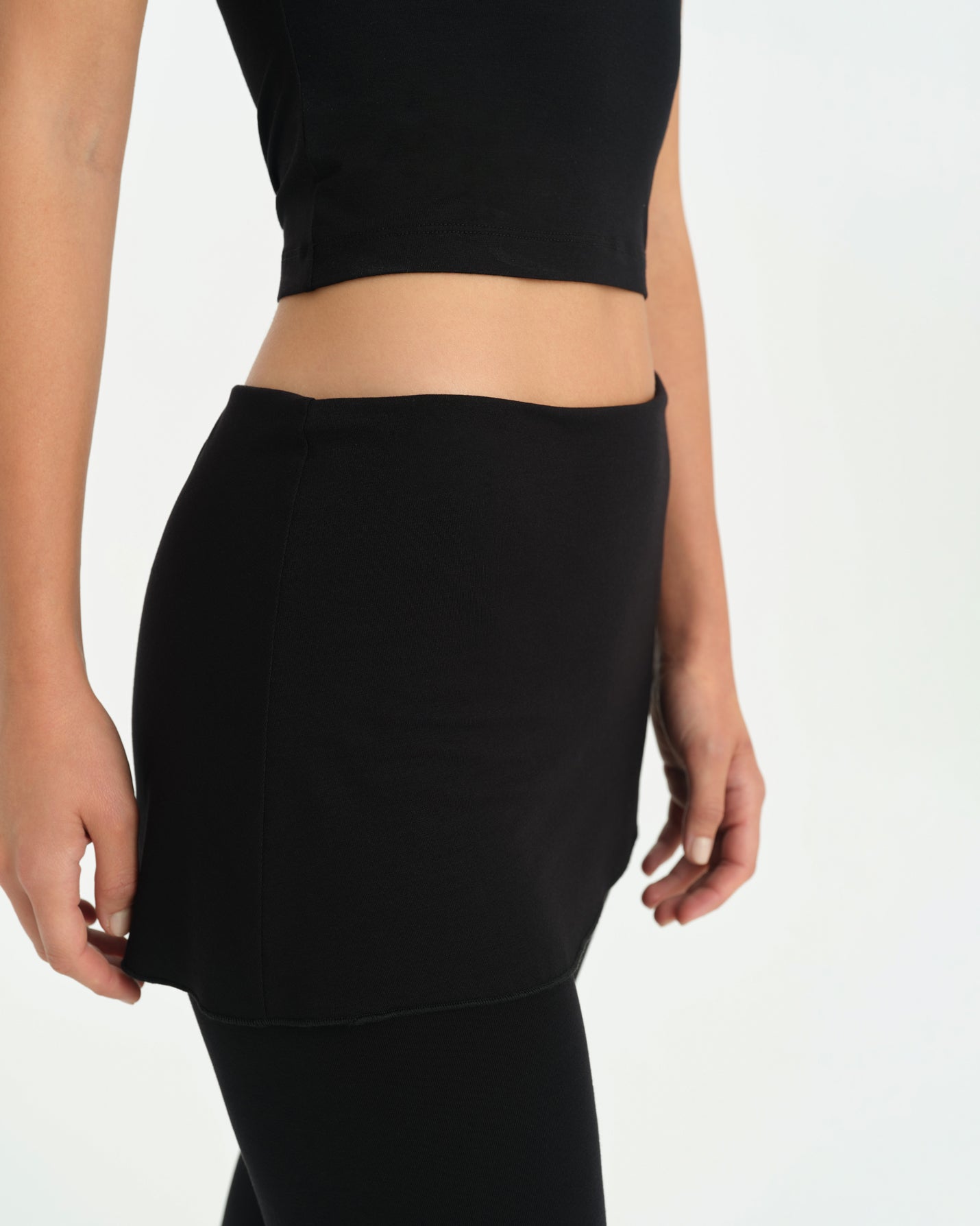 Siyah Mini Etekli Pantolon