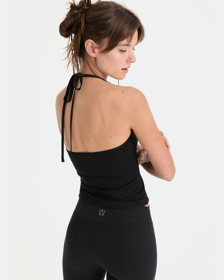 Siyah Boyundan Bağlamalı Atlet