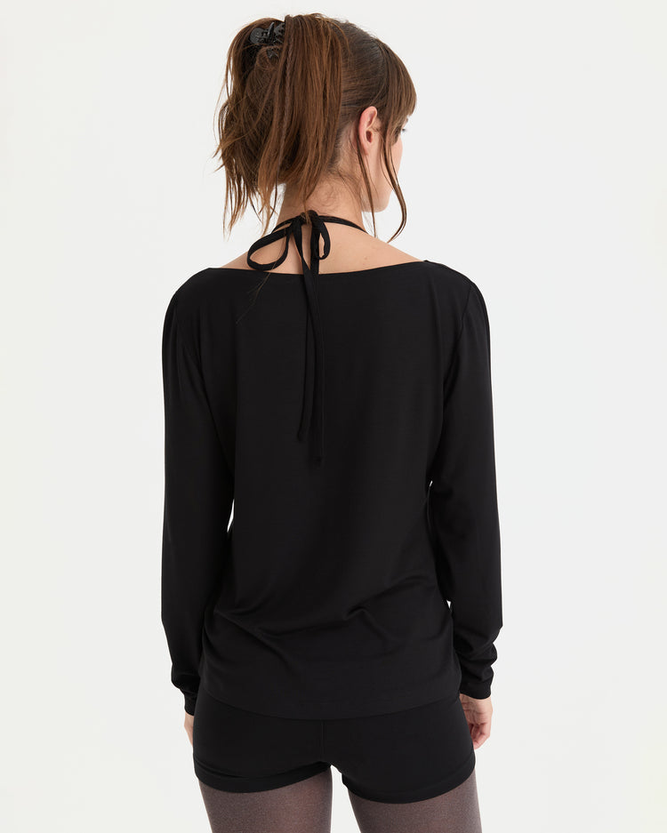 Siyah Kayık Yaka Uzun Kollu Bluz