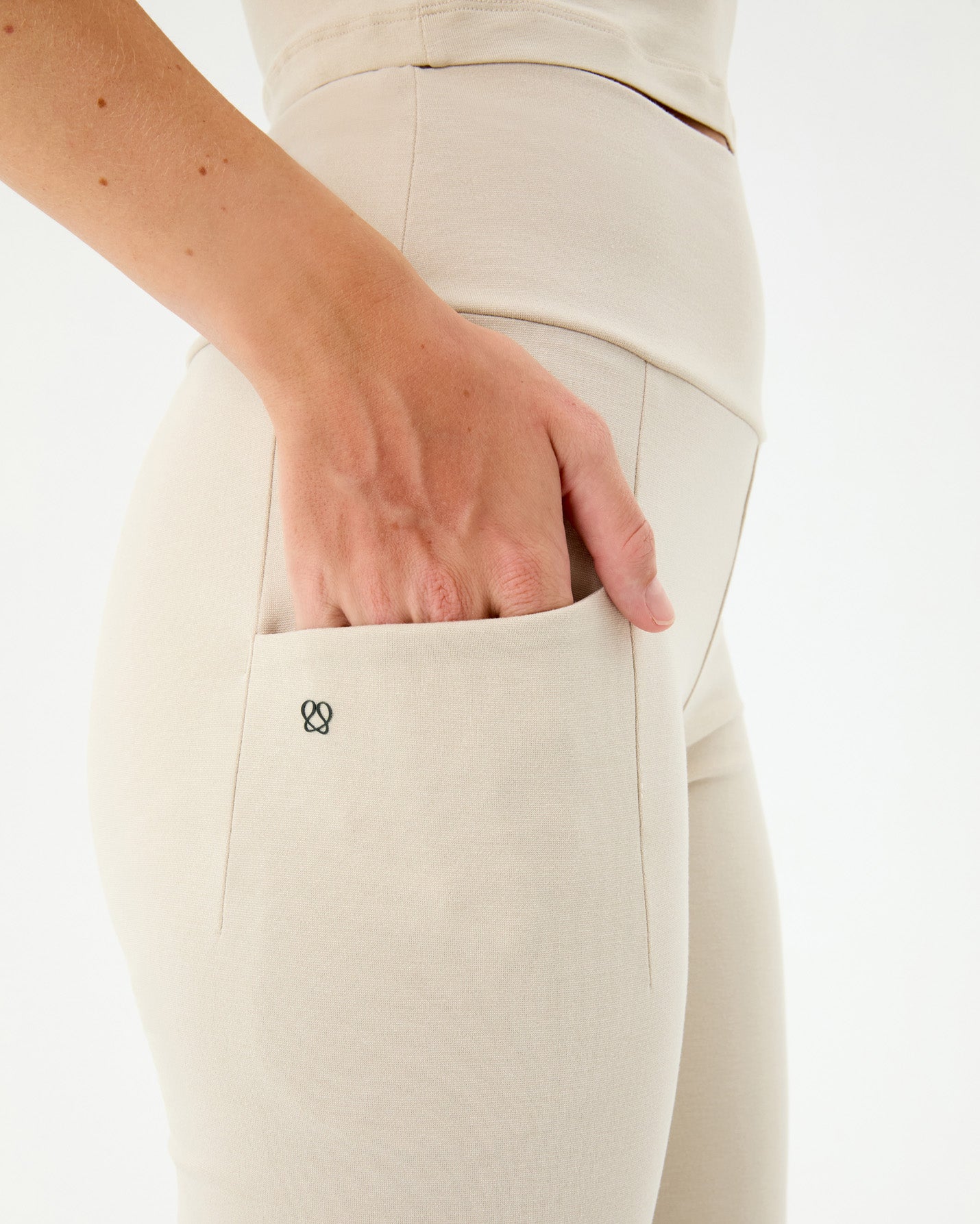 Krema Cepli Flare Pantolon