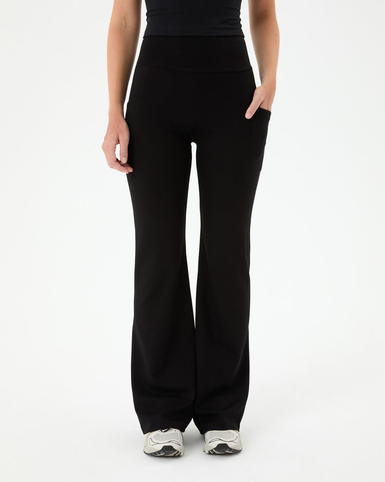 Siyah Cepli Flare Pantolon