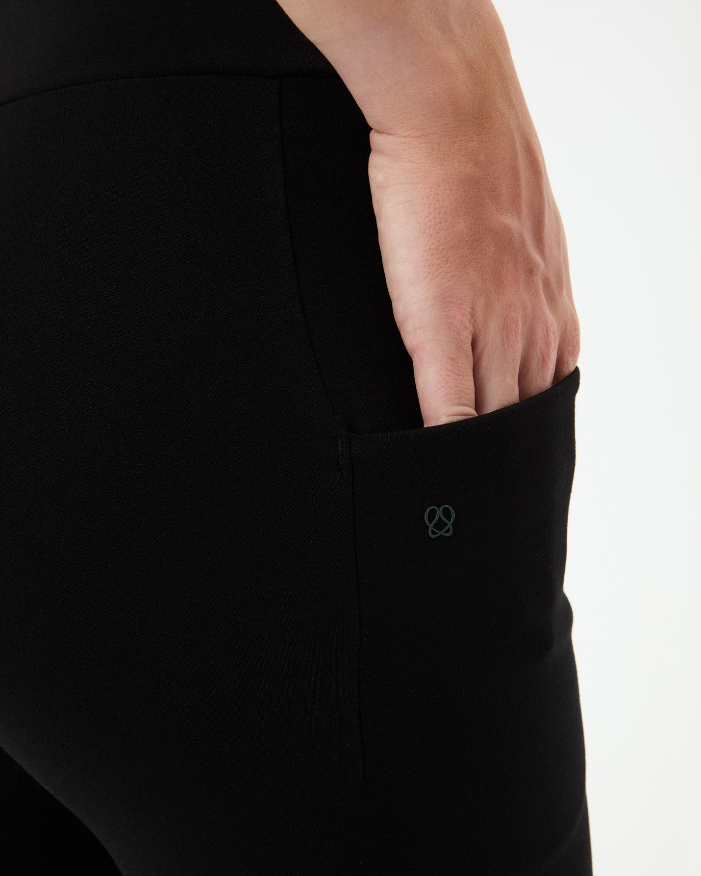Siyah Cepli Flare Pantolon