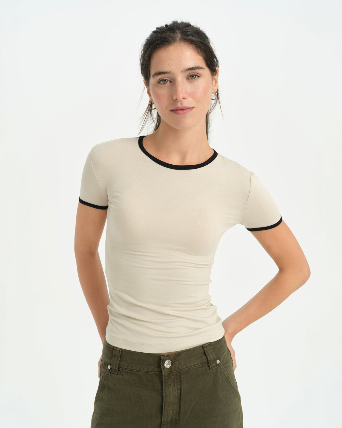 Krema Kontrast Biyeli T-Shirt