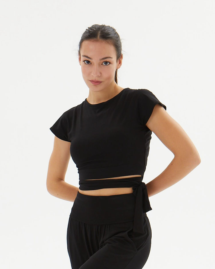 Siyah Sırt Pencereli Bluz