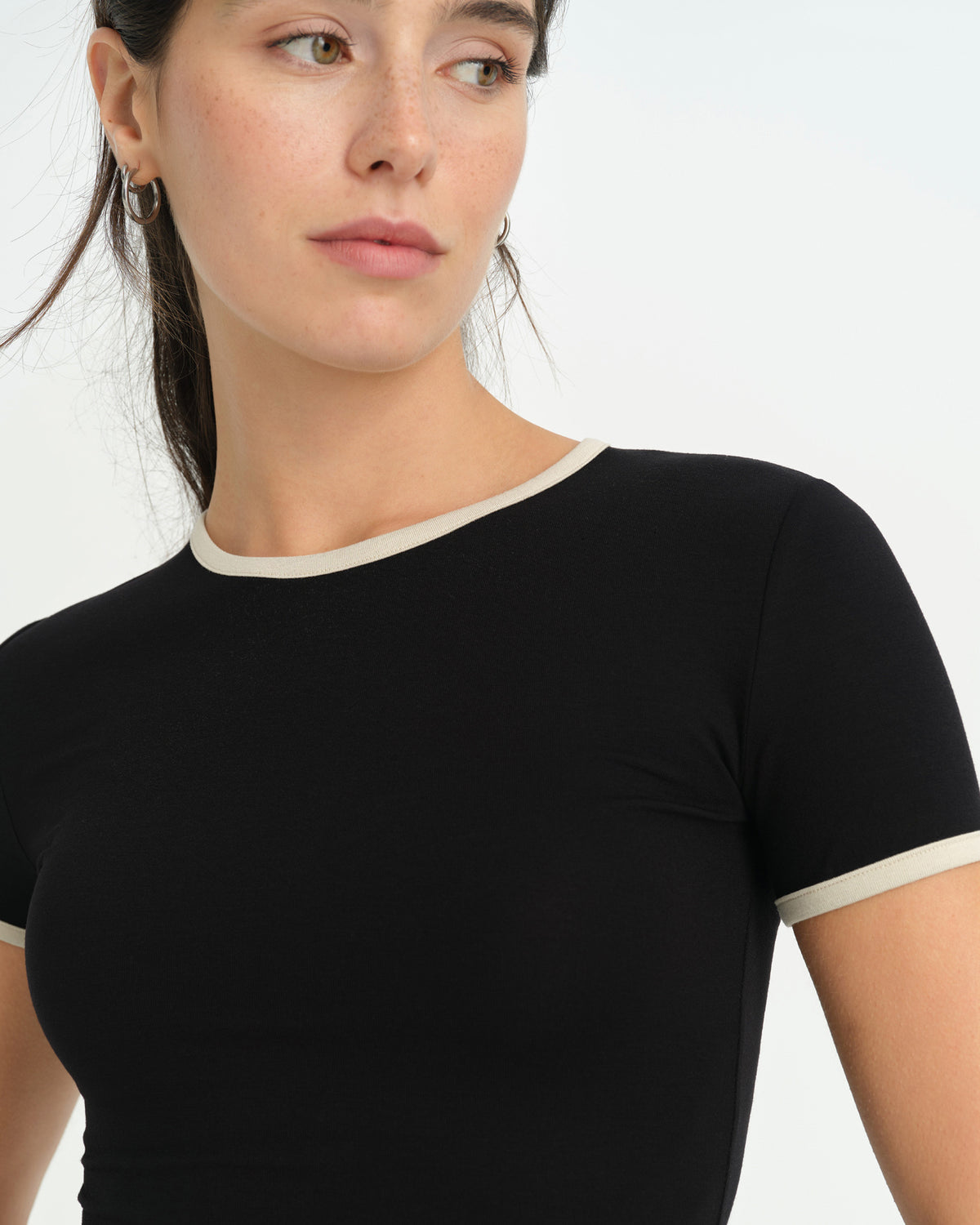 Siyah Kontrast Biyeli T-Shirt